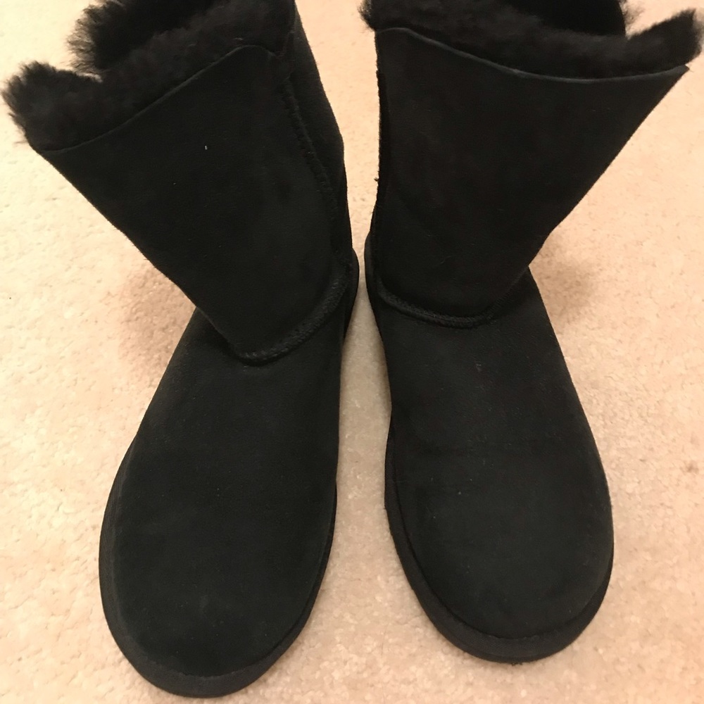 UGG Bailey Button II